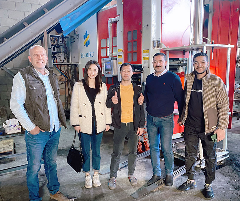 Visit casting molding machine