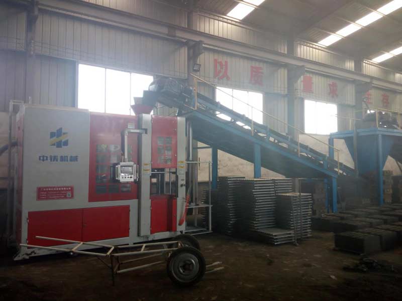 moulding machine.jpg